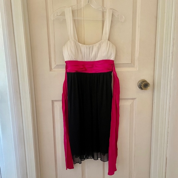 Black/White Babydoll Dress (Semi-Formal) - Picture 3 of 7